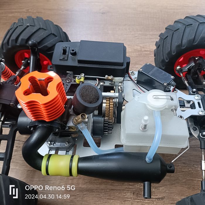 Automodel Monster truck reely nitro 4x4 1/10