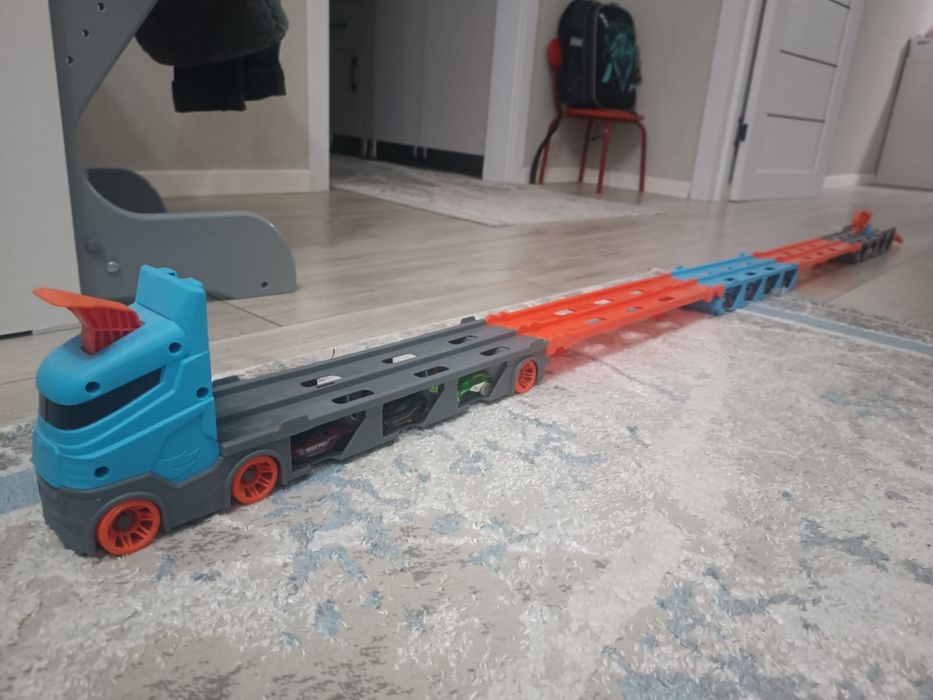 Оригинал Hot Wheels трек паркинг