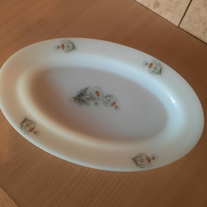 Platou oval din arcopal Franta