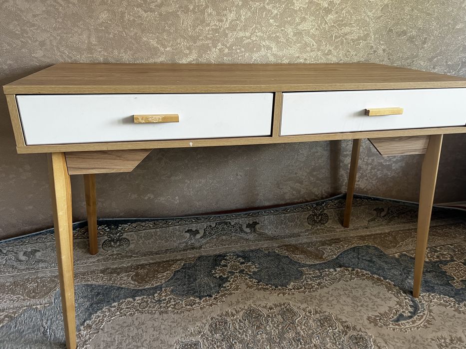 Тумба с выдвижными ящиками