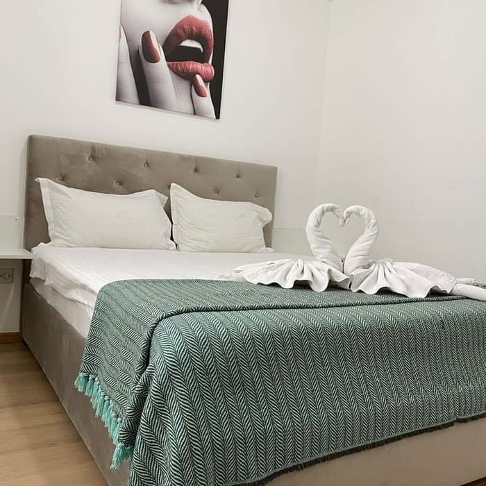 Regim  Hotelier lângă Tribunal