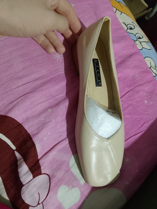 Женские новые туфли