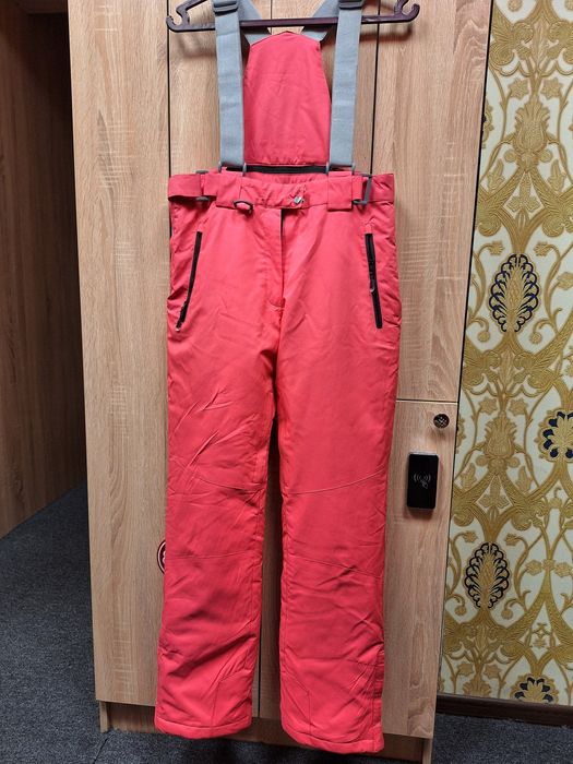 Горнолыжный комбинезон