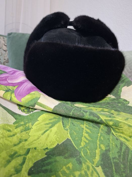 Продам шапку норковую.