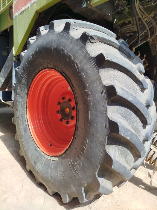 Claas mega 204 old shinasi sotiladi !
