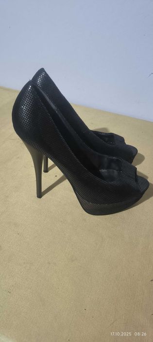 Vând pantofi dama