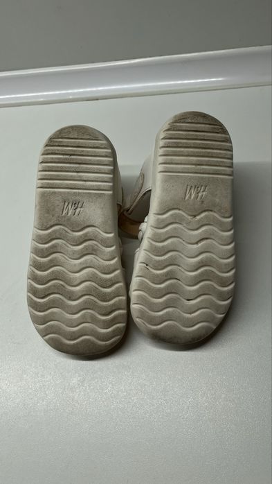 Детски санадали H&M
