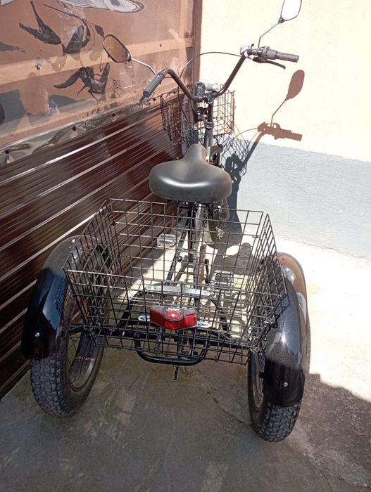 Bicicletă  3 roti