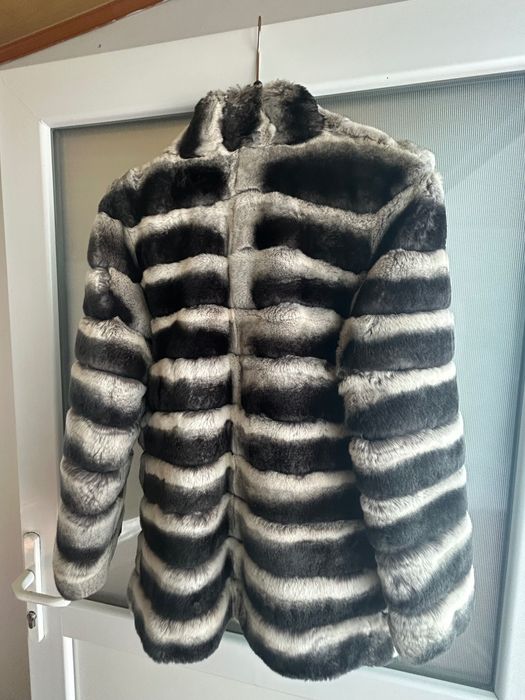 Haina de blana chinchilla Rex - 1050 lei