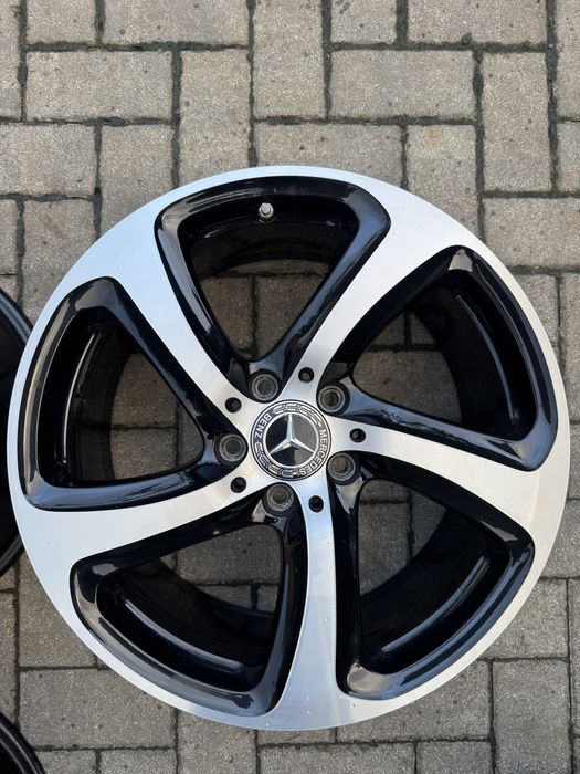 Se vinde set jante originale Mercedes Benz R18 e class