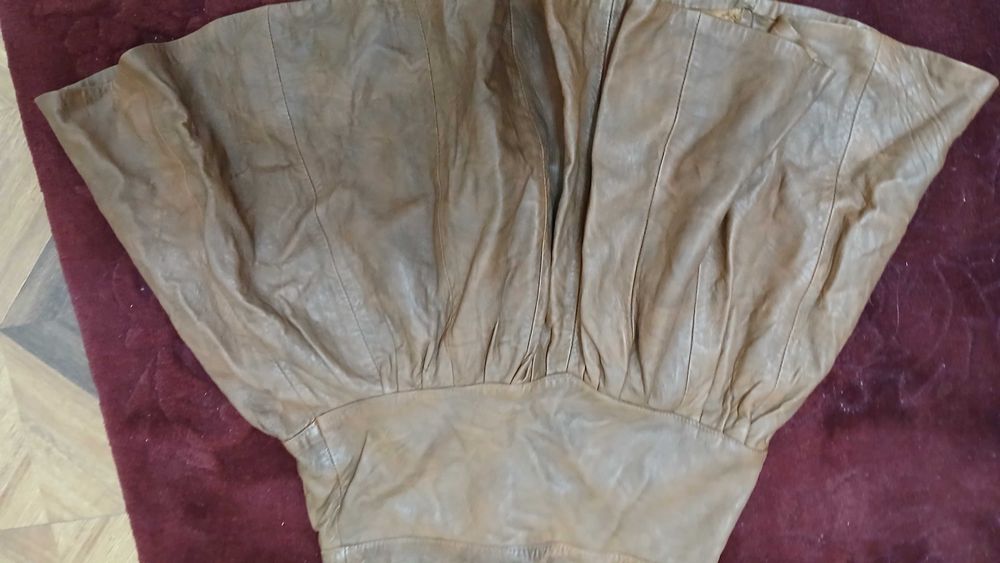 Юбка кожаная. Греция. Новая.