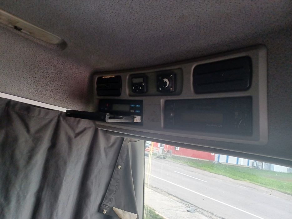 Camion tractări auto