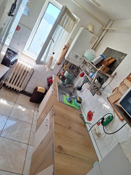 Vand apartament 3 camere