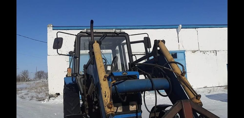 Трактор мтз 82.1 и прес
2)прес подборщик сипма