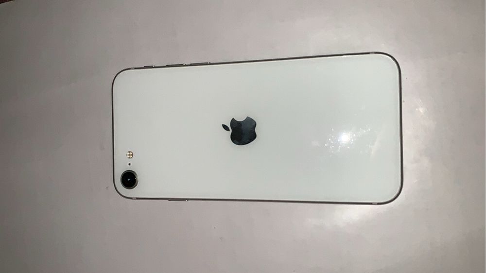 iPhone se 64gb.