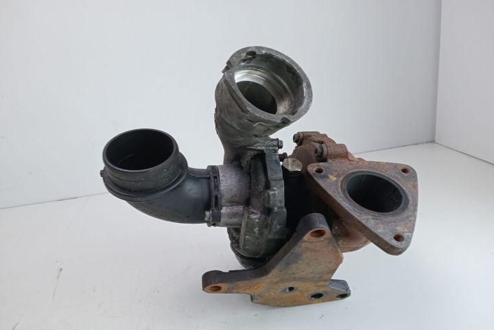 Turbina Turbosuflanta 070145701N Volkswagen VW Transporter T5