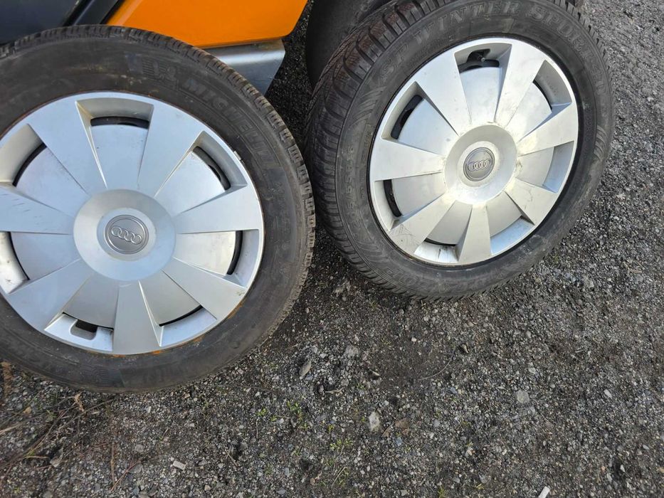 Метални джанти с хубави зимни гуми 16" за Audi A3 8P 2010g