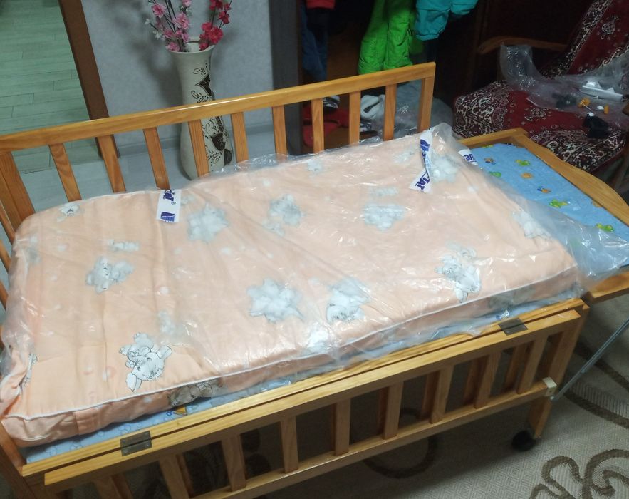 Продам детскую кроватку