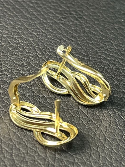 Златни обеци  ЧИСТО НОВИ 14 карата 585 zlatni obeci zlaten gold