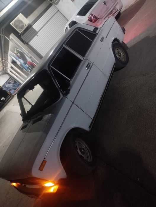 Lada 2106 sotladi