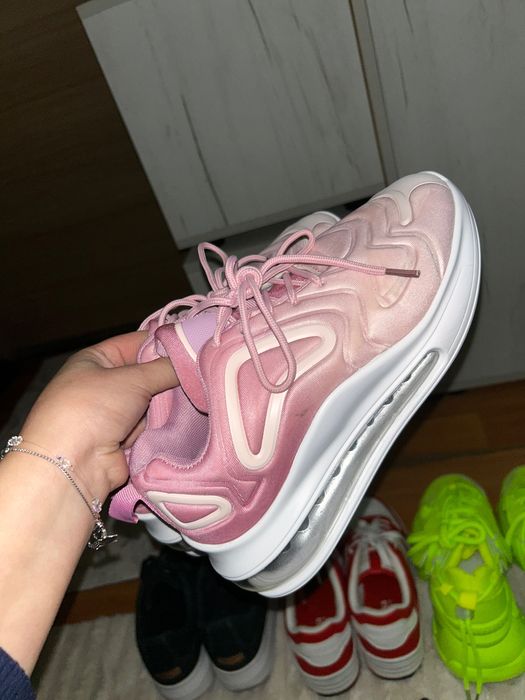 Чисто нови обувки на цена между 30-50 лв