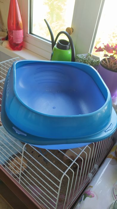 Продаётся лоток.