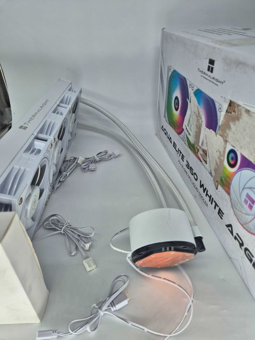 Cooler Lichid AIO Thermalright Aqua Elite 360 White ARGB, Radiator 360mm, 3 Ventilatoare 120mm - Grad FB