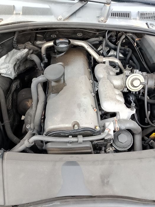 VW Touareg 2.5 ,174 к.с. , ръчка,60 броя на части