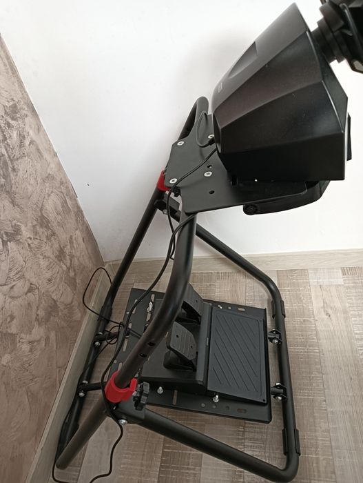 Vând volan gaming PlayStation sau PC model Hory Apex cu suport