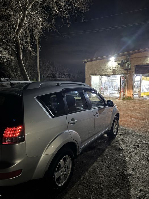 Митсубиши аутландр