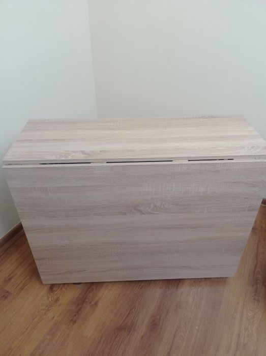 Продаю стол три на один