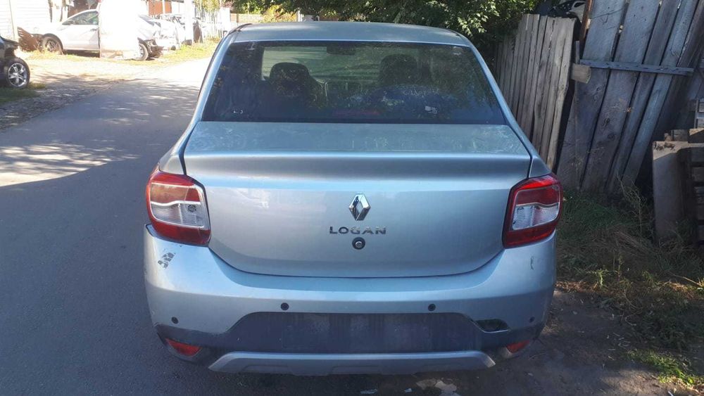 Рено Логан 2 2015г битый