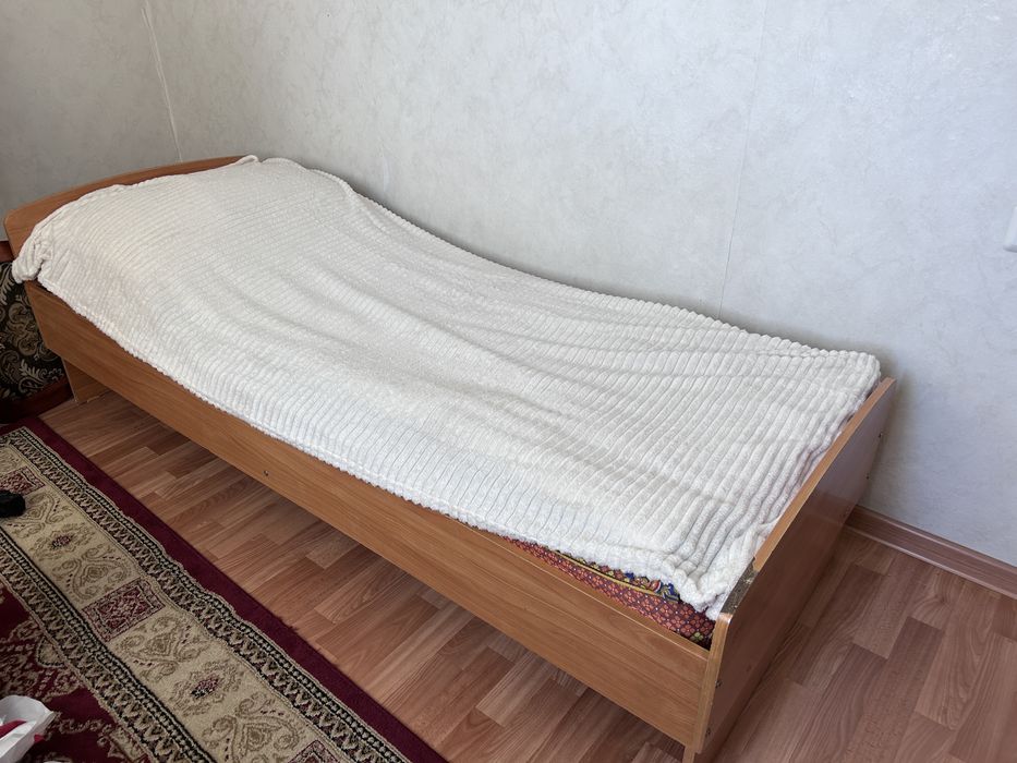 Продам комод и кровать