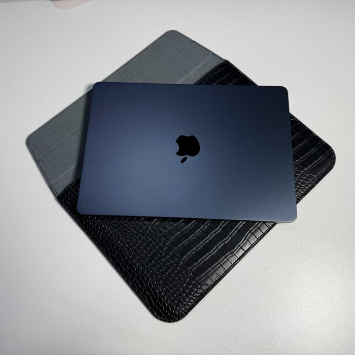 Продам кожаный чехол для MacBook в стиле конверта