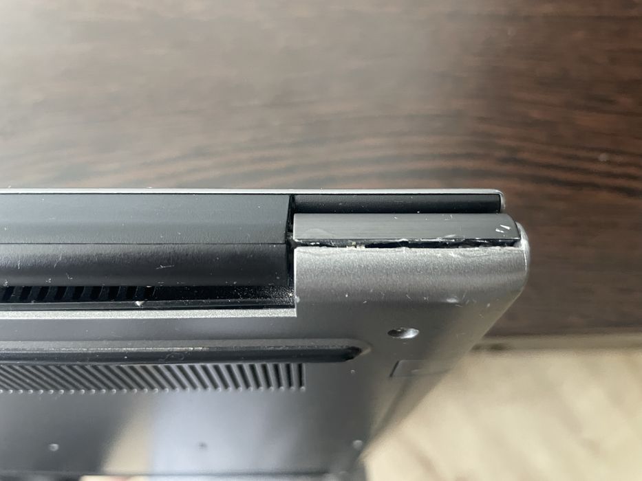 Ноутбук DELL p62f001