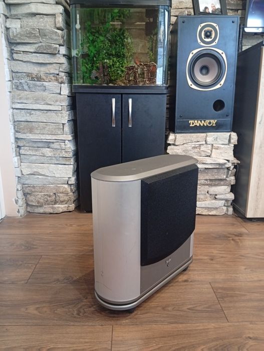 Продавам активен субуфер TEUFEL Concept P