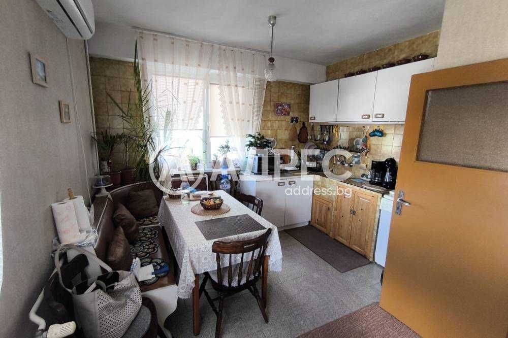 Продава се Тристаен апартамент в Разград, Център - 75 кв.м за 1197 €/кв.м - Снимка #1