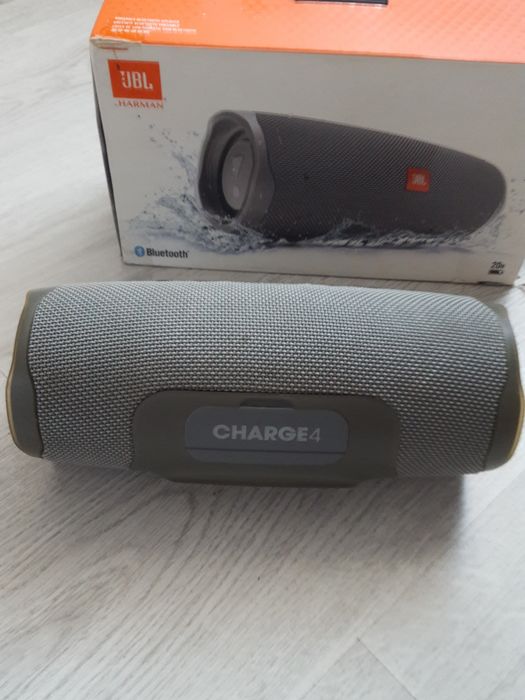 Jbl charge 4 la cutie