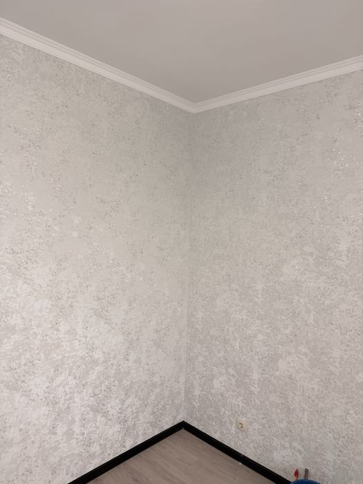 Поклейка обоев качественно