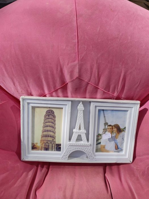 Продават се рамки за снимки