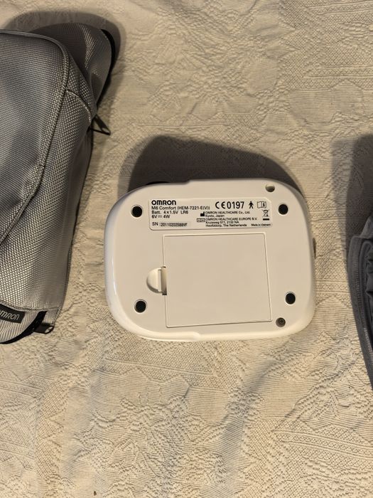 Tensiometru Omron M6 Confort, nou
