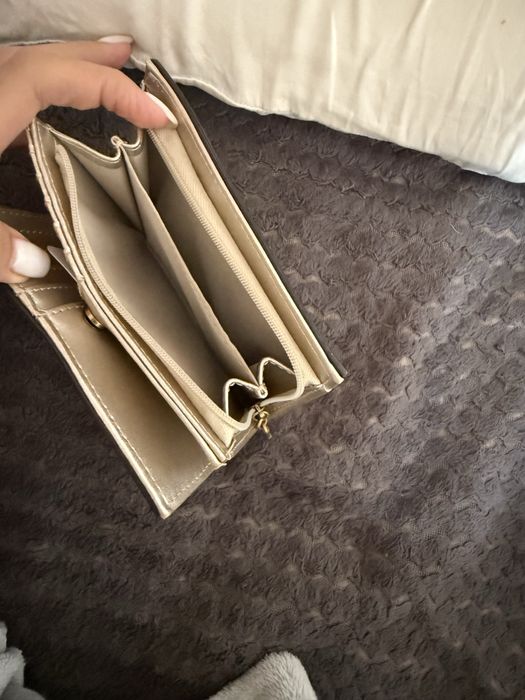 Дамско портмоне Guess