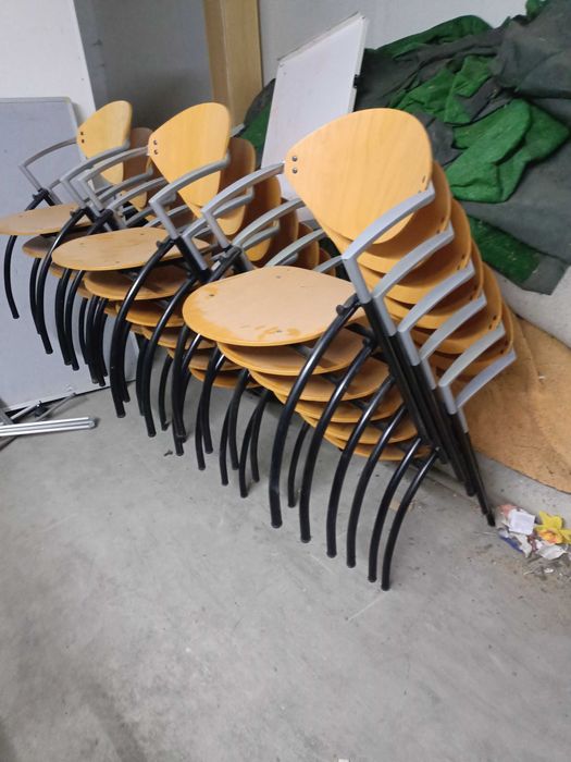 Vând scaune, diferite modele