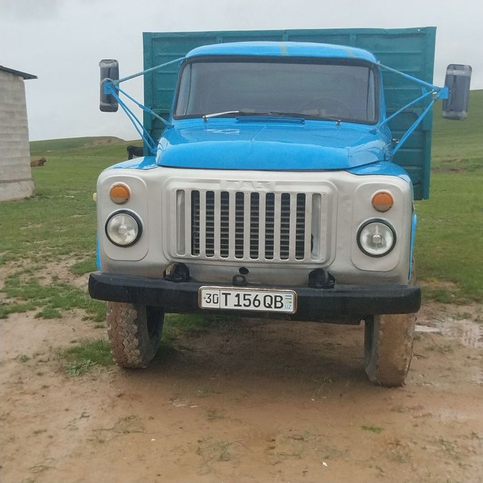 Gaz 53 moshina sotiladi