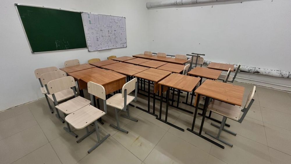 Парта одинарные со стульями 12 шт