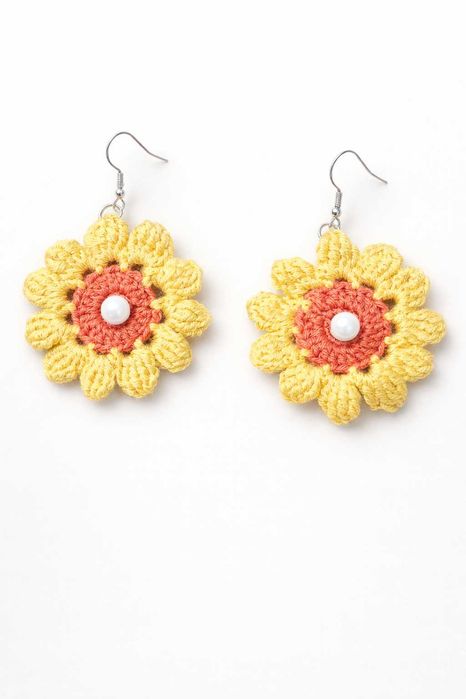 Cercei handmade în formă de floare