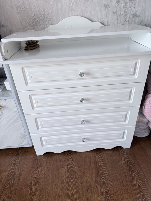 Срочно! Продам шкаф и комод. Кто заберет сегодня отдам все за 100$