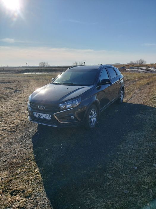 Автомобиль Лада Веста св Кросс