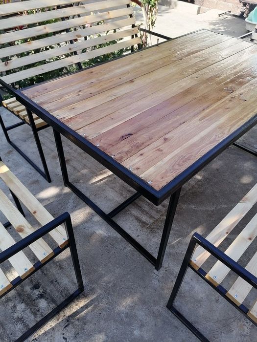 Tapchan(so'ri) va oilaviy stol stul