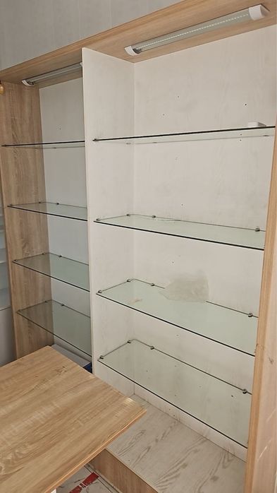 Vitrina apteka yoki oziq ovqat magazinlaga ketaveradi